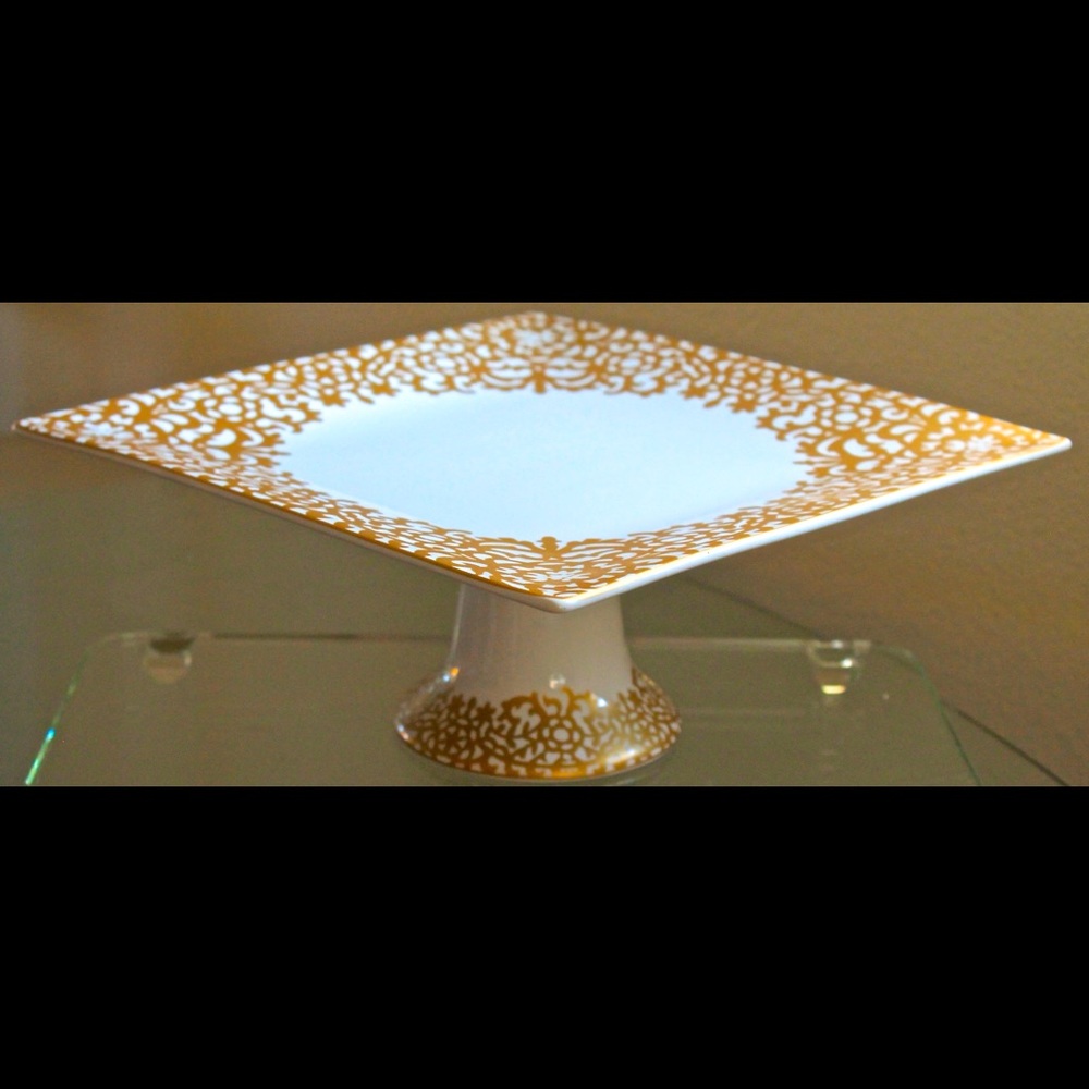 222 FIFTH CASBAH GOLD PEDESTAL CAKE STAND NEW